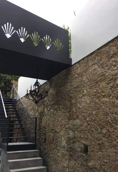 Passadiço e escada exterior