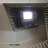 Elevador para 5 andares (4 andares normais + sotão)